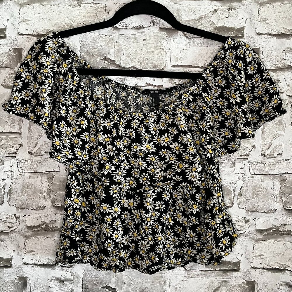 Forever 21 On/Off Shoulder Daisy Print Crop Top